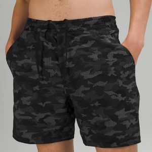 Lululemon Men’s Pace Breaker Shorts, Small 7” Lined